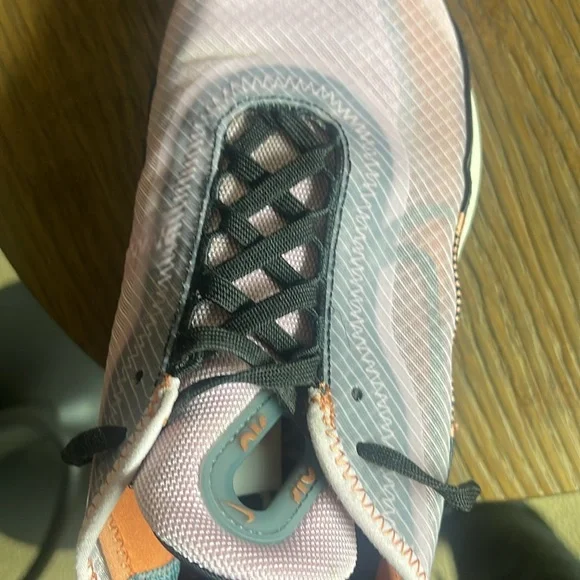 Nike Air Max 2090 pink and black. Used but Great condition! - Picture 15 of 16